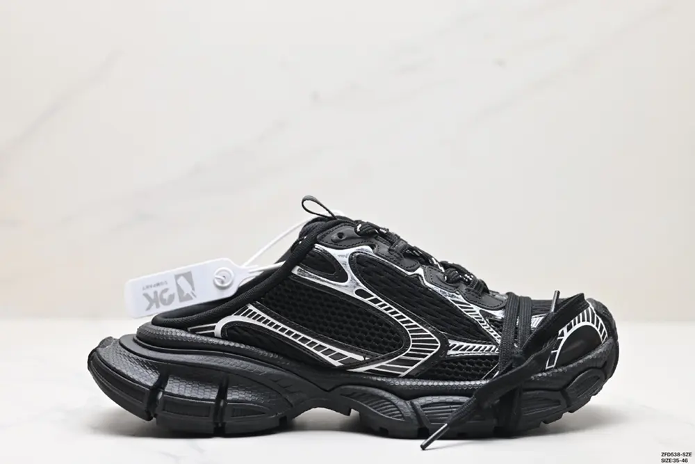 Balenciaga 3XL Mule leather closed-toe slippers 653813