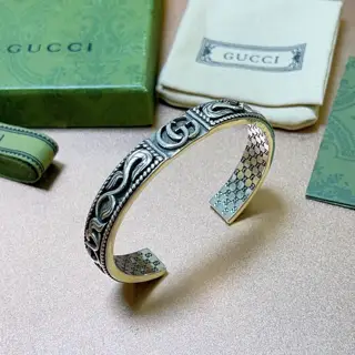 Gucci bracelets are unique and charming. The latest bracelets are of higher quality. The