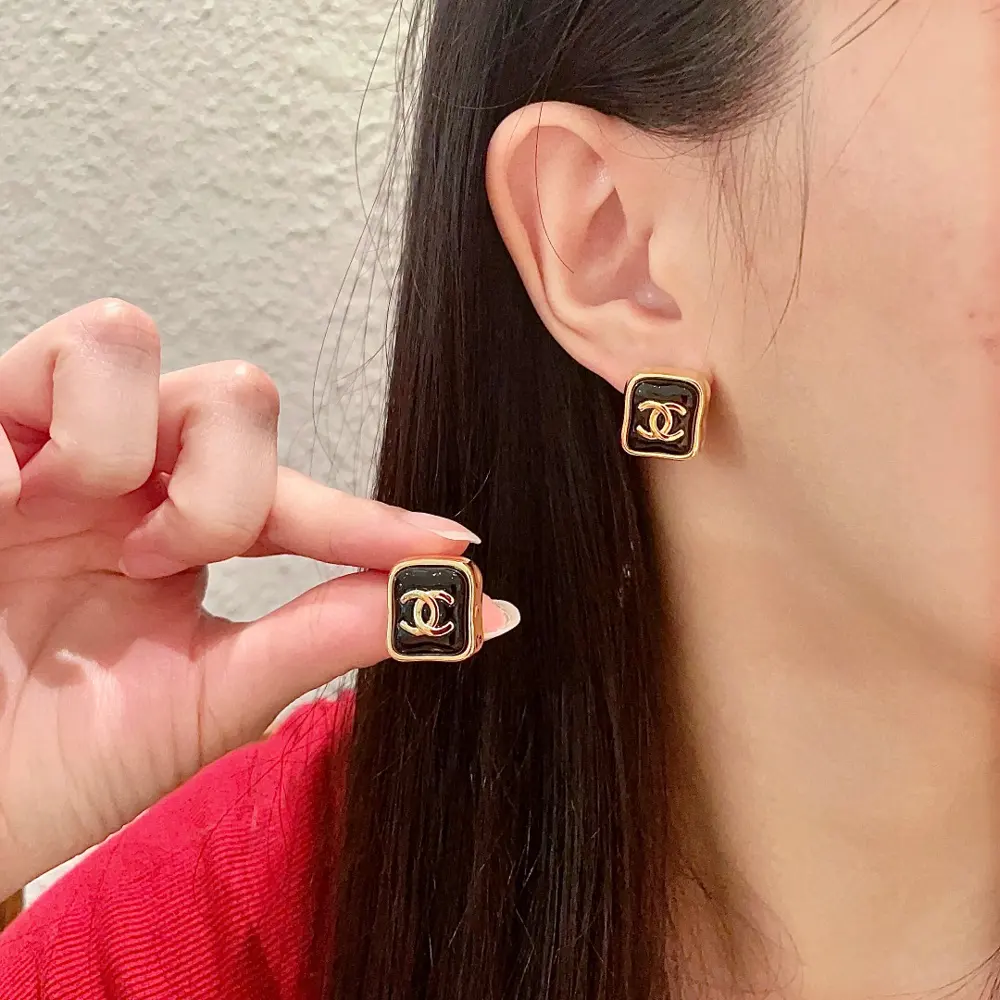 Chanel second-hand earrings