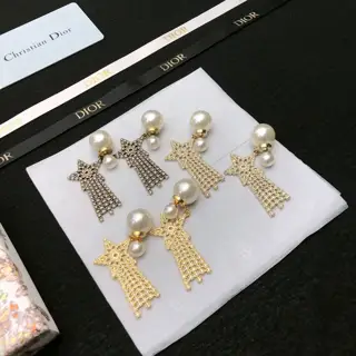 DIOR latest style pearl stud earrings