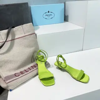 Women’s shoes