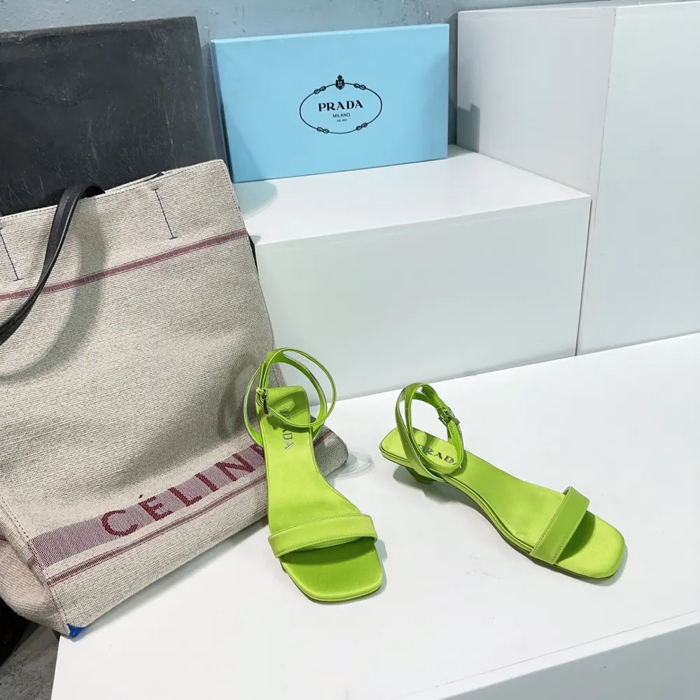 Women’s shoes