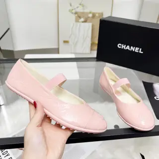 Chanel early spring single shoes