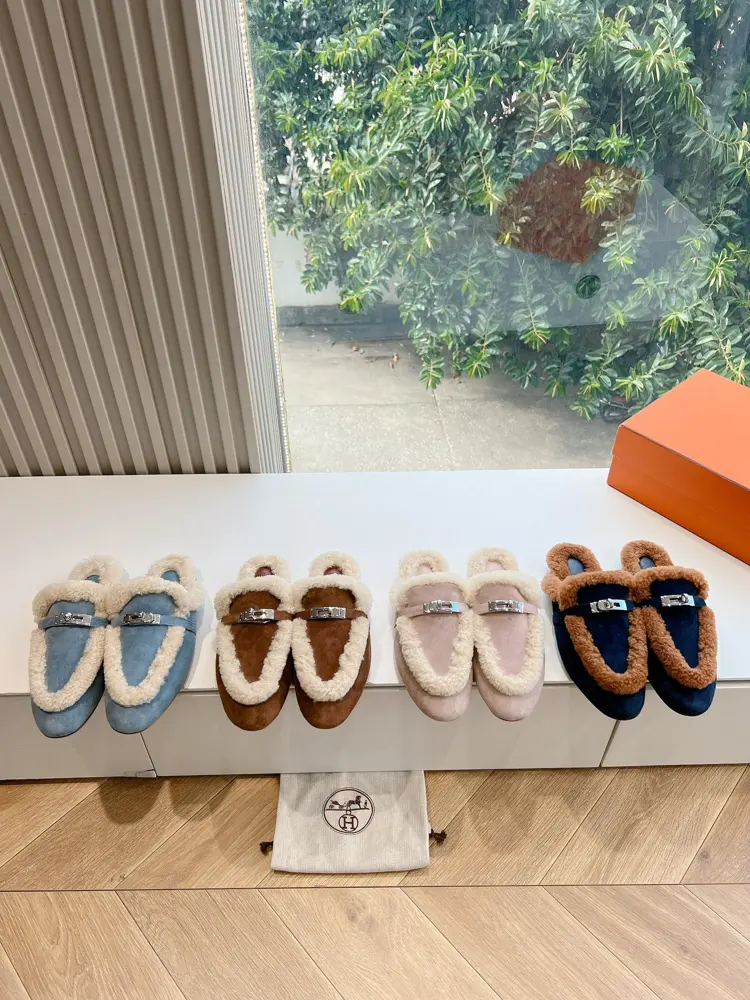 Hermès Teddy Fur Bun Toe Fur and Leather Curly Fur Slippers This year