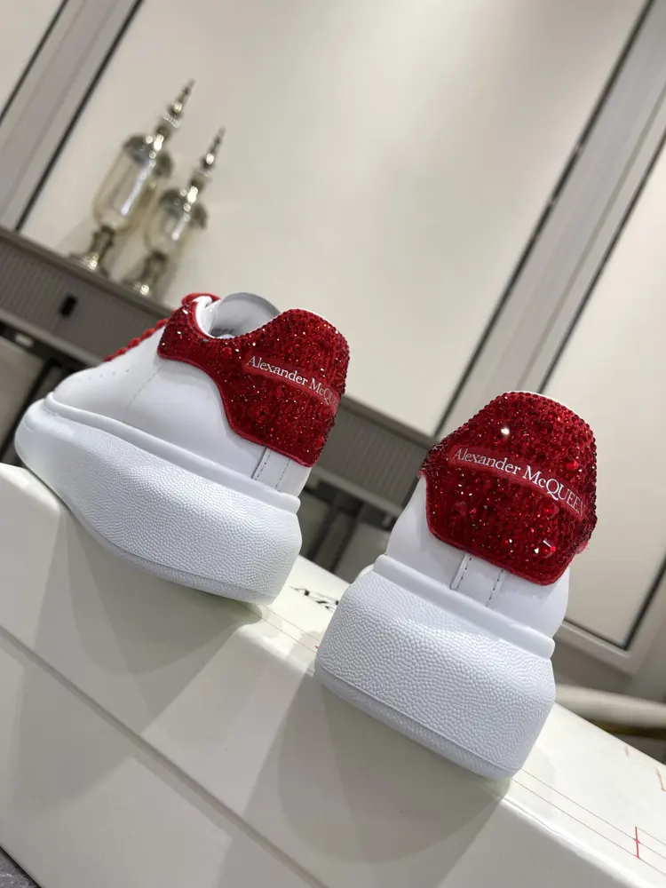 Alexander McQueen classic popular star all-match white shoes