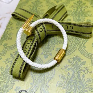 The latest model of Gucci bracelet