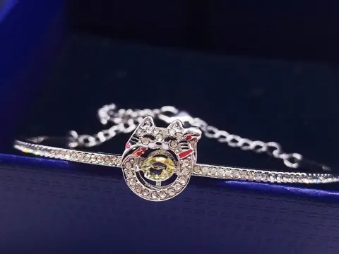 Swarovski Lucky Cat Bracelet