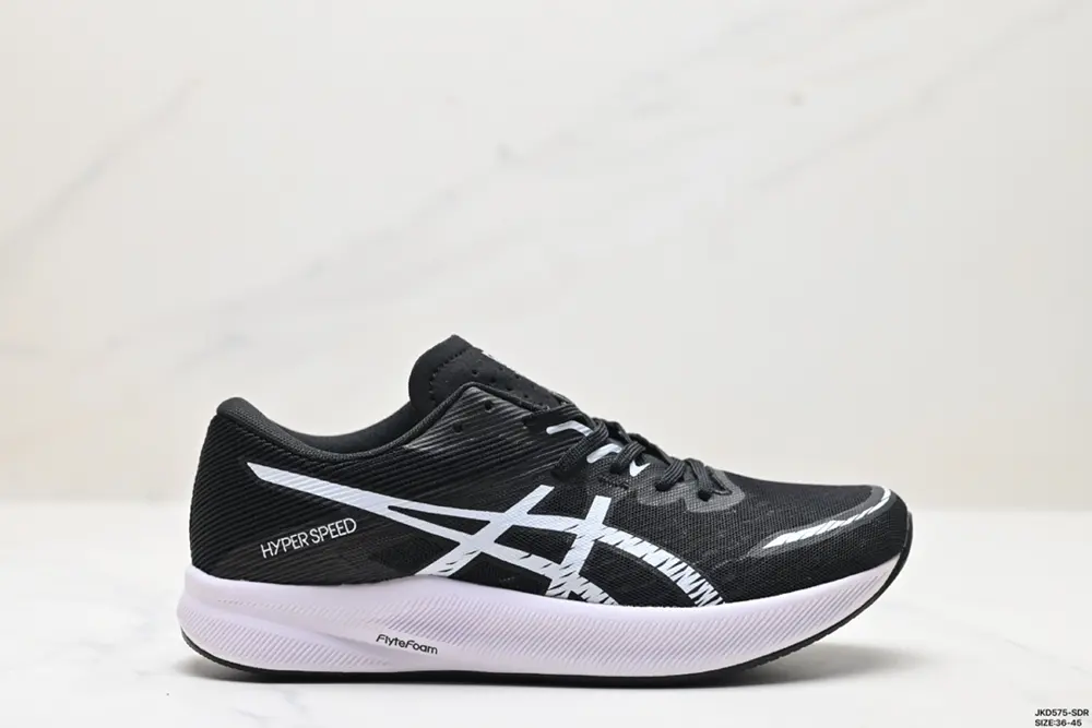Asics MAGIC SPEED 3 stable running shoes have a double-layer jacquard mesh design on the 1011B701-100