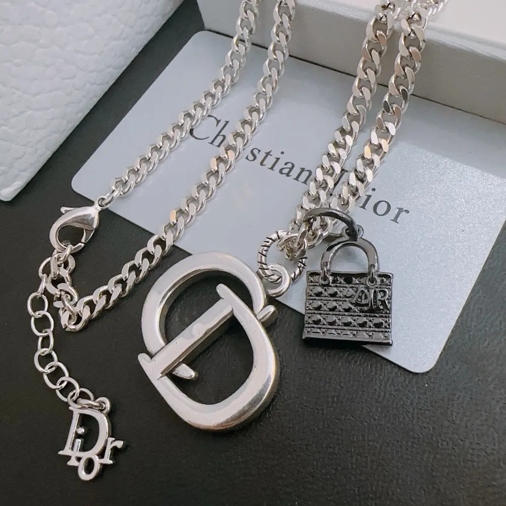 DIOR New Dior necklace Original goods New counter model
