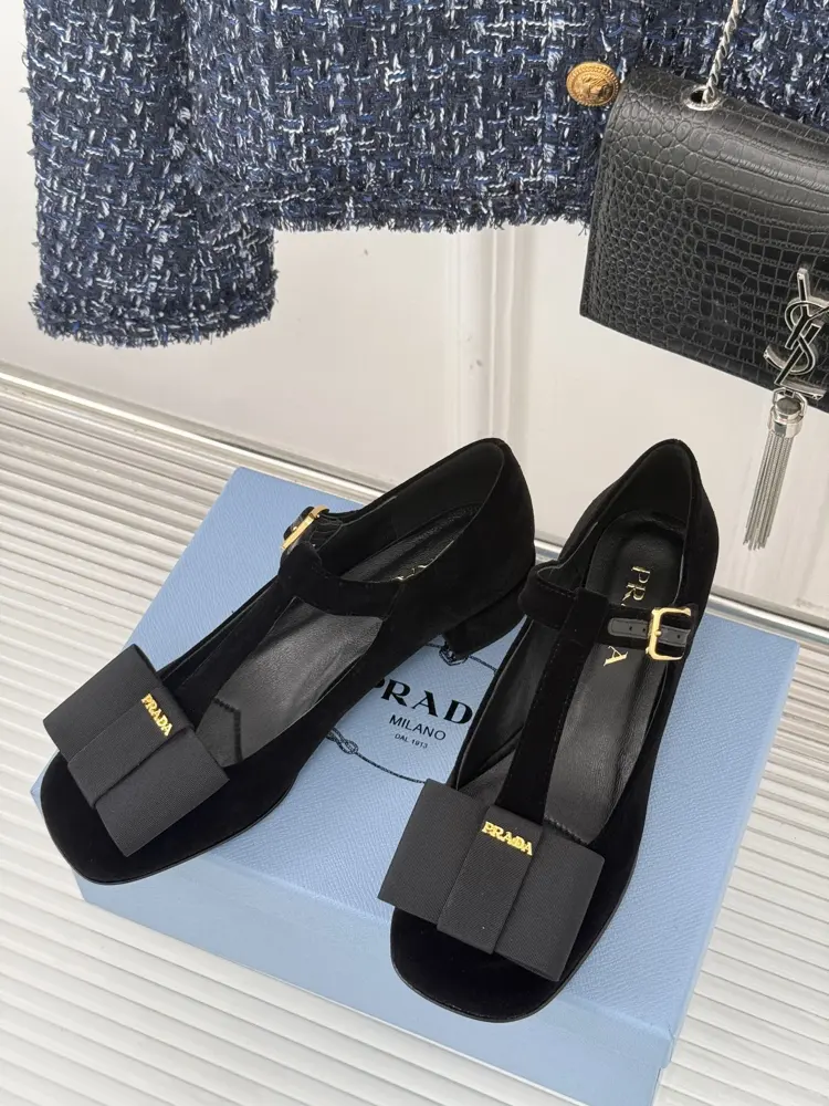 Prada classic T-strap bow round-toe Mary Jane shoes