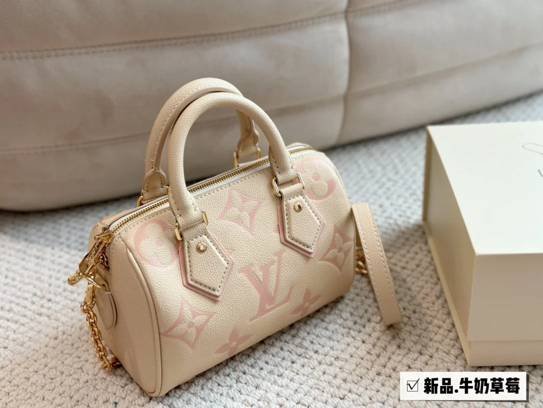 Louis Vuitton Speedy
