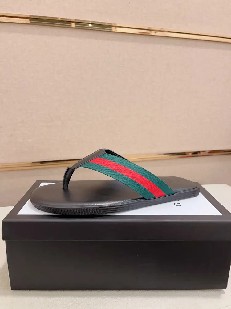 Gucci slippers
