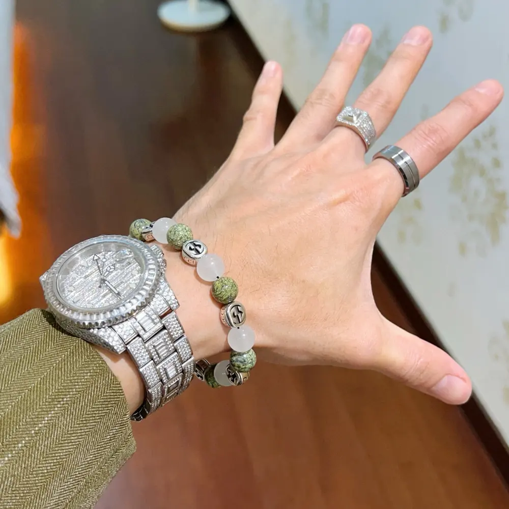 Gucci Bracelet for both men and women. The latest natural Yaowang stone bracelet is of