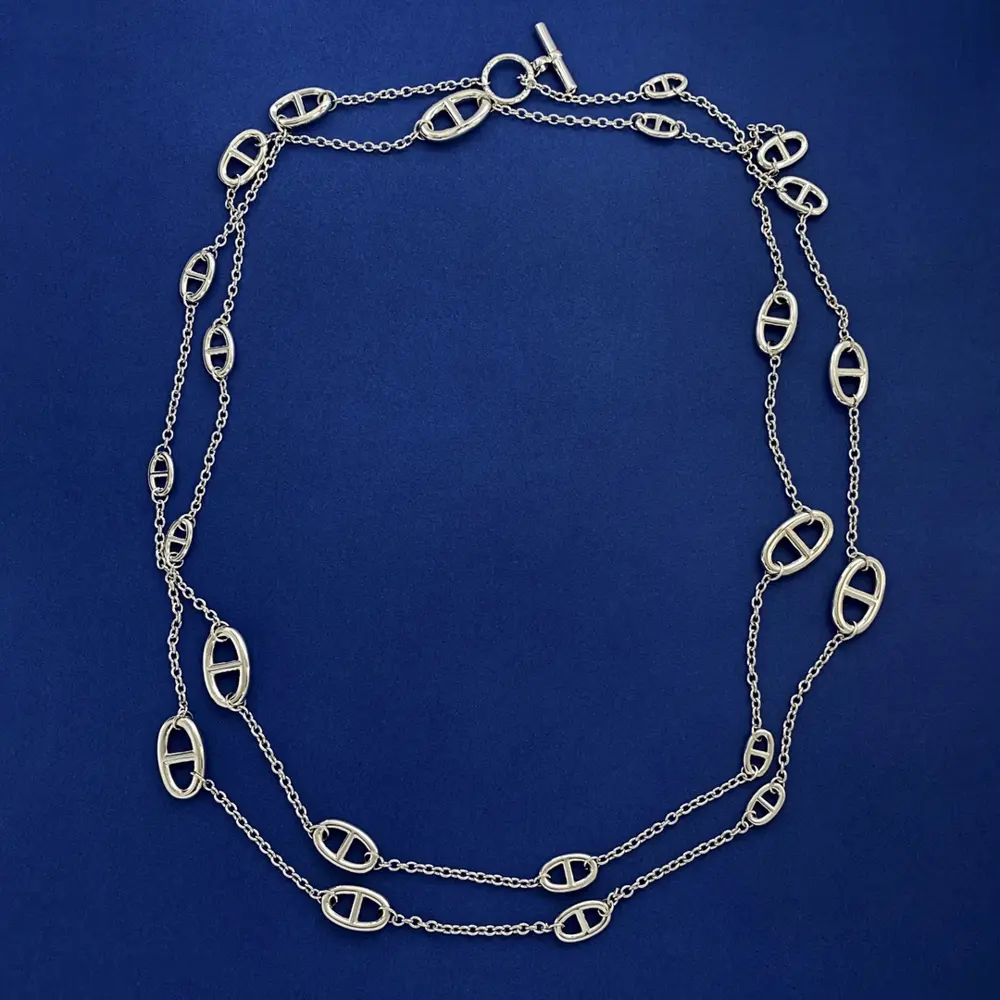Hermes H’s smooth pig nose necklace sweater chain is in hot demand