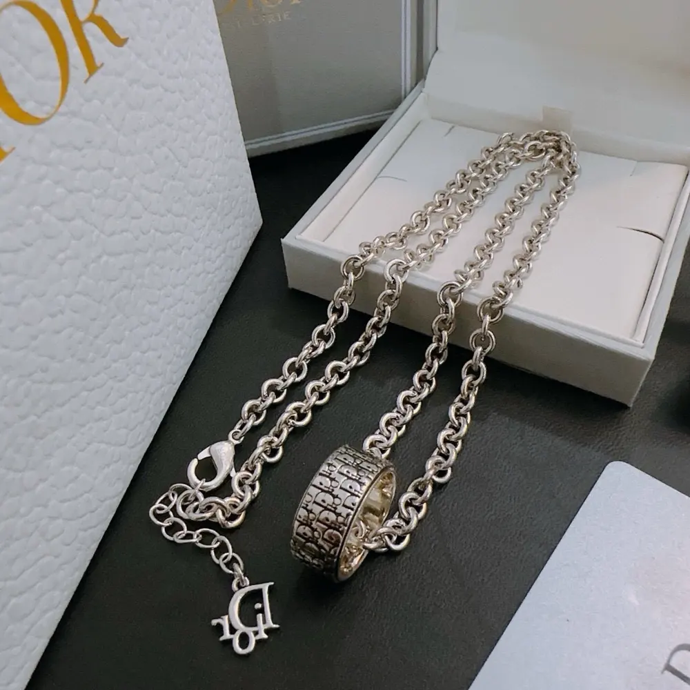 DIOR New Dior necklace Original goods New counter model
