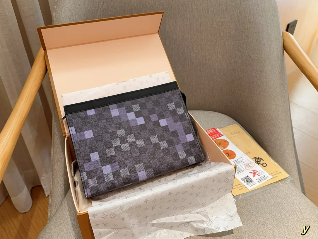 Louis Vuitton Clutch