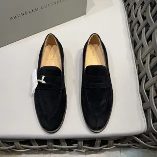 Brunello Cucinelli leather-soled penny loafers|The material is imported suede