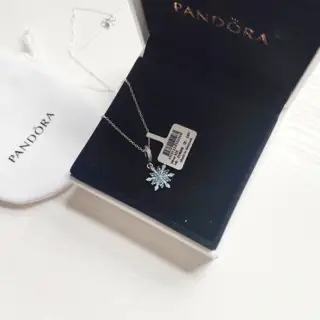 Pandora blue snowflake necklace clavicle