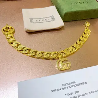 The latest classic Gucci bracelet. Exquisite style and texture. It is absolutely top-notch