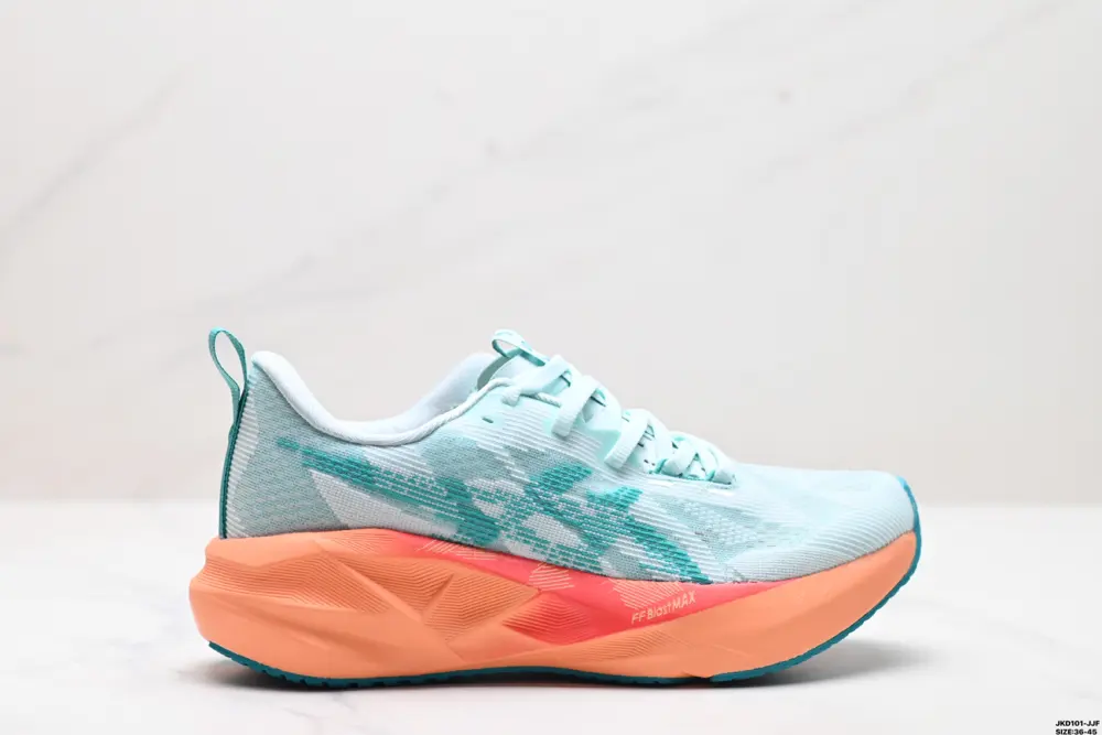 ASICS Novablast 5 lightweight and comfortable fabric shock-absorbing 10118974-400