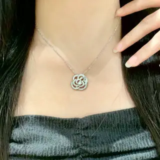 Chanel vintage necklace