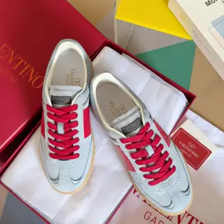 Valentino UPVILLAGE series rivet couple casual sneakers