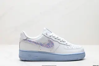 NIKE AIR FORCE 1‘07 Sneakers DV7183-100