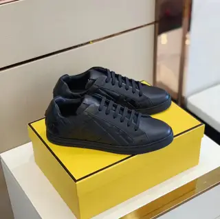 FENDI classic and comfortable men’s shoes