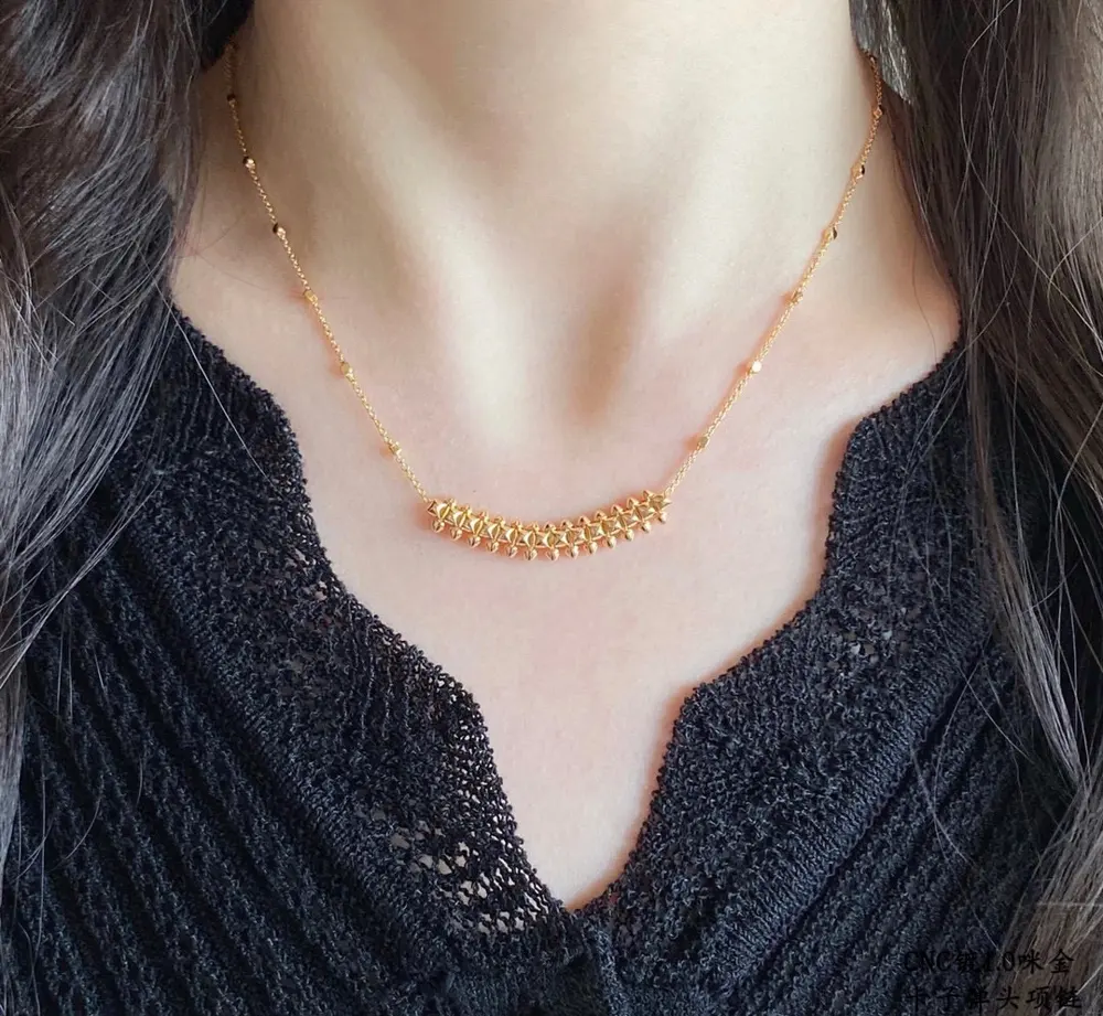 Cartier CNC bullet necklace The small rivets on both sides can swing freely