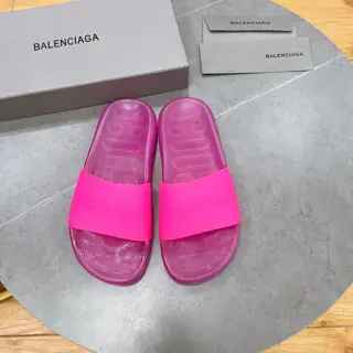 Balenciaga lazy beach slippers