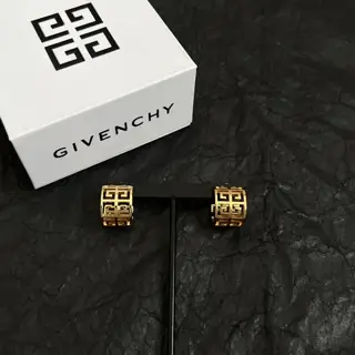 Givenchy hot stud earrings