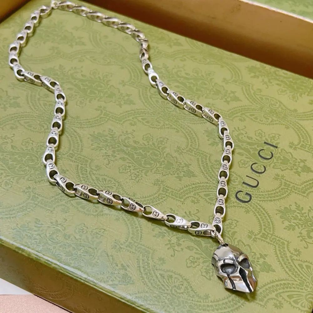 GucciThe latest Gucci necklace with a higher grade chain