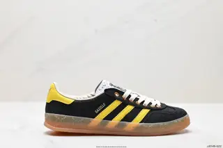 Heavy-weight joint Adidas|GUCCI The three-leaf clover logo and the iconic three-bar are 737967