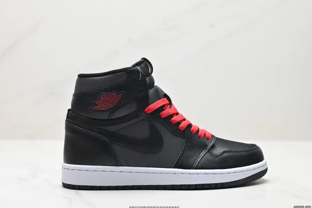 Nike Air Jordan 1 Retro High OG”Black/White”AJ1 generation Michael Jordan high top classic 555088
