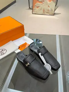 Hermès Spring and Summer Square Toe Half Slippers have a good wrapping feeling