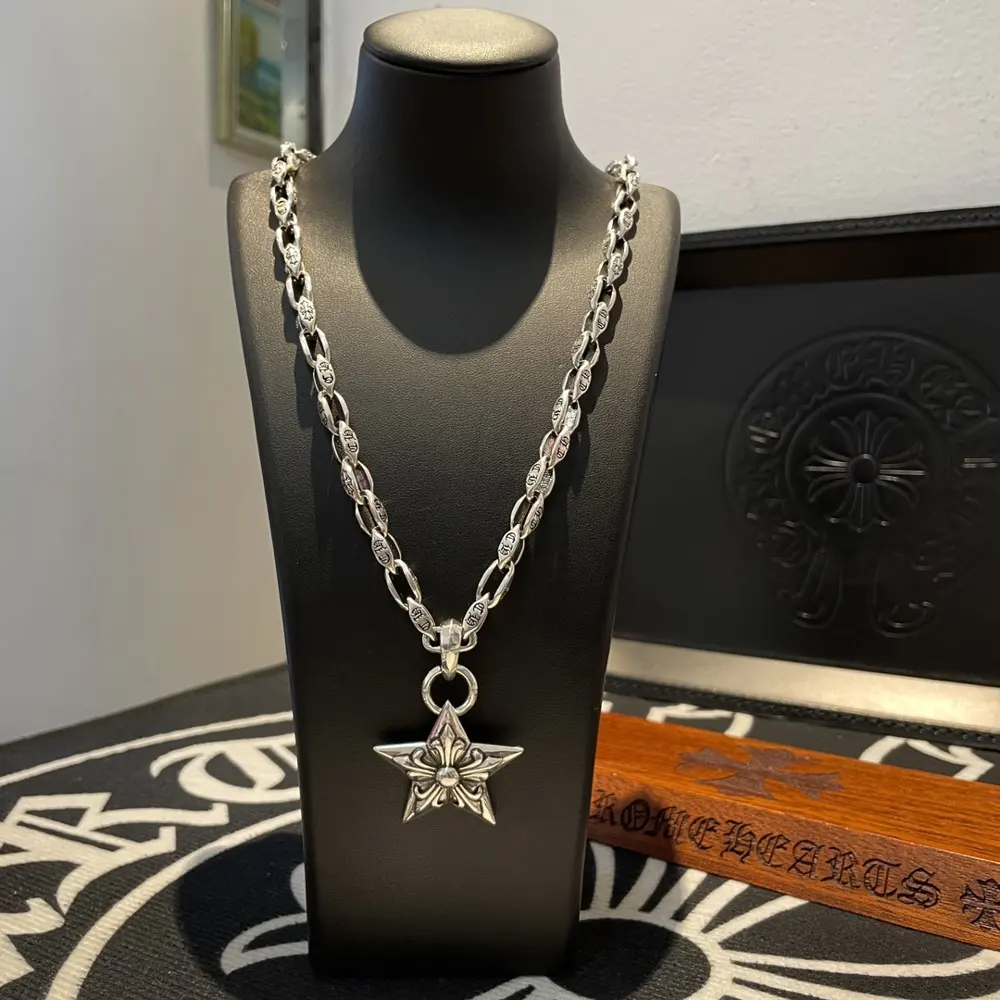 Chrome Hearts Classic retro letter diamond necklace Five-star flower pendant Concave and