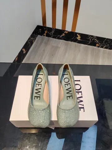 Women’s shoes