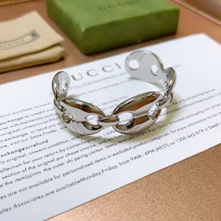 Gucci bracelets are unique and charming. The latest bracelets are of higher quality. The