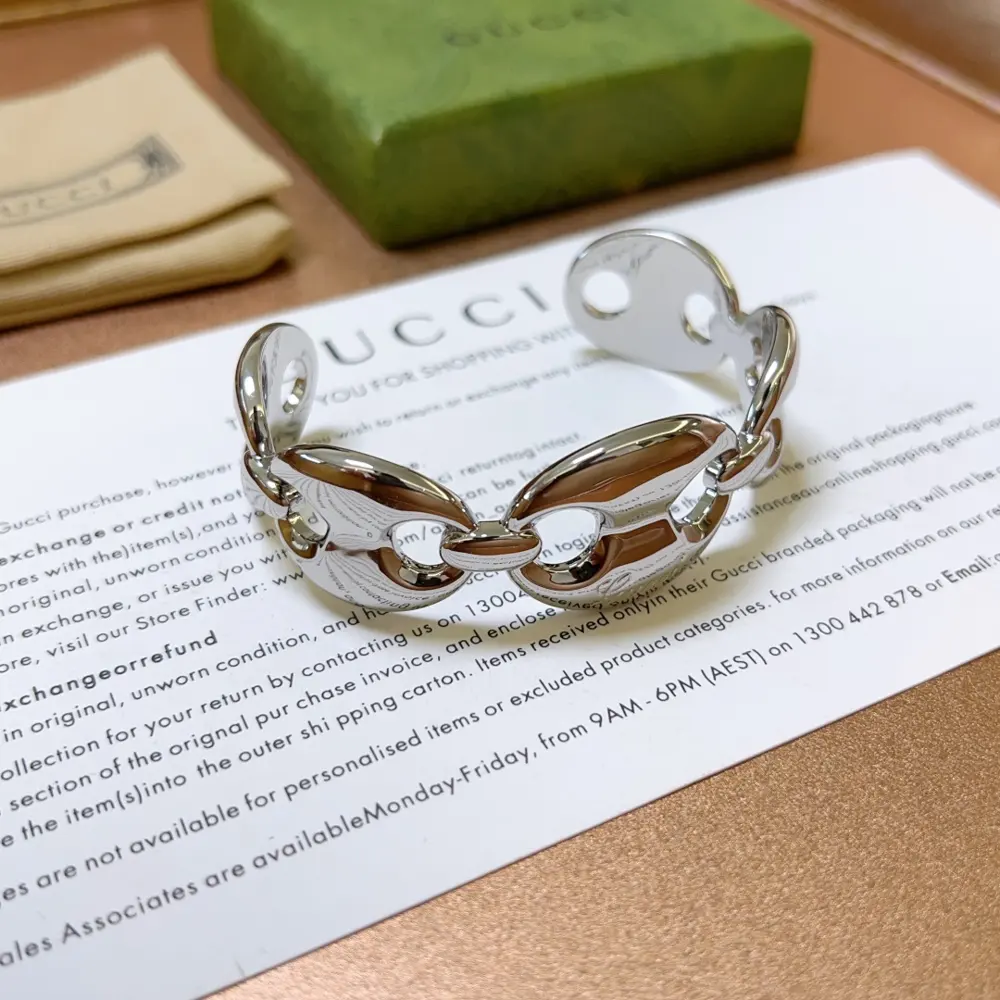 Gucci bracelets are unique and charming. The latest bracelets are of higher quality. The