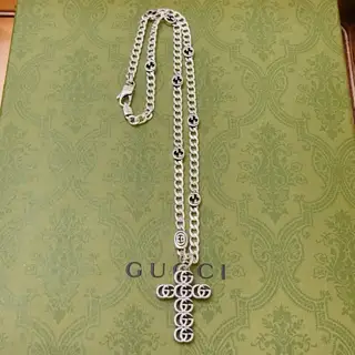 Gucci The latest Gucci necklace with a higher grade chain