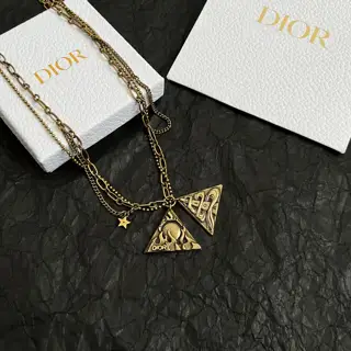 Dior second-hand necklaces are all new in the counters. Selected originals