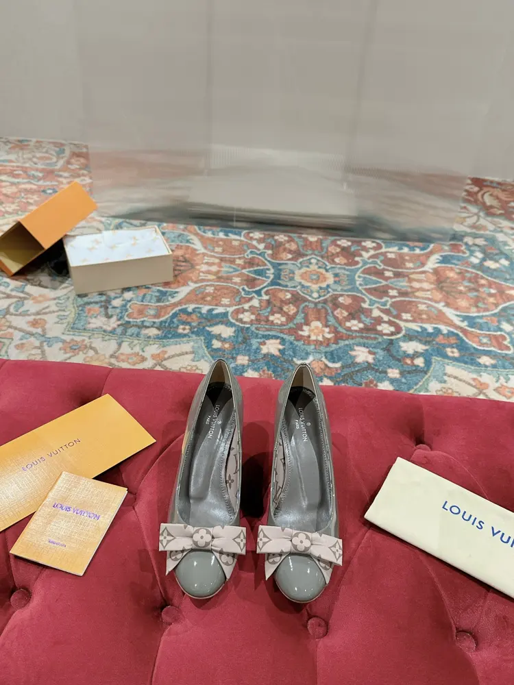 Louis Vuitton autumn and winter new round-toed bow-knot shoes