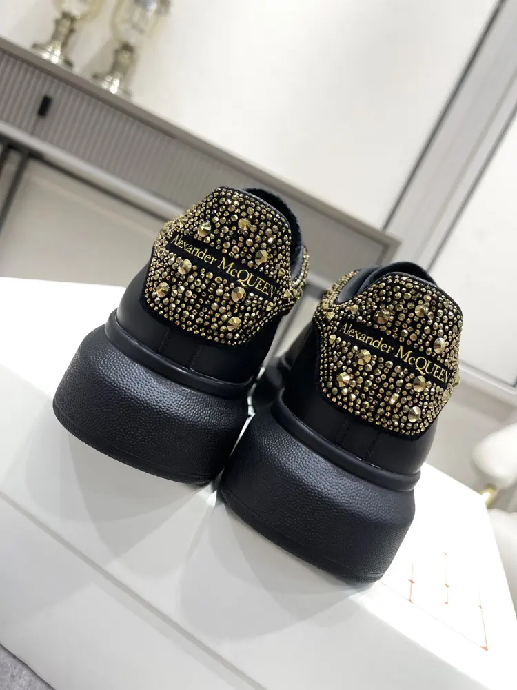 Alexander McQueen classic popular star all-match white shoes
