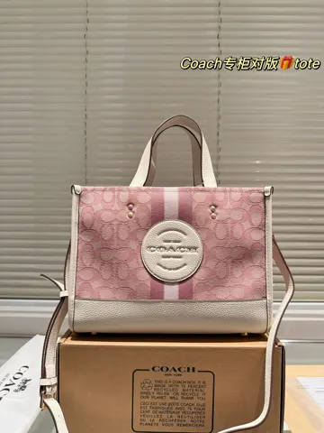 COACH Tote