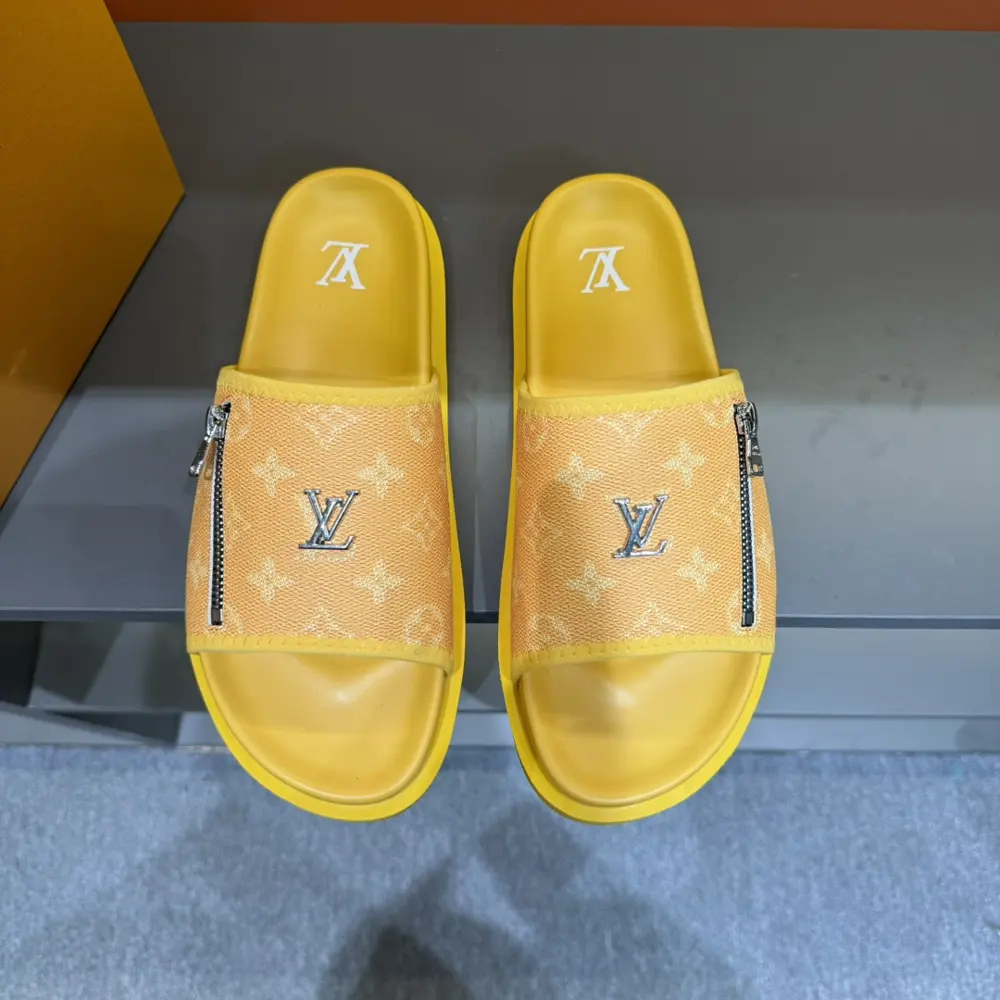 Louis Vuitton high-end men’s summer slippers