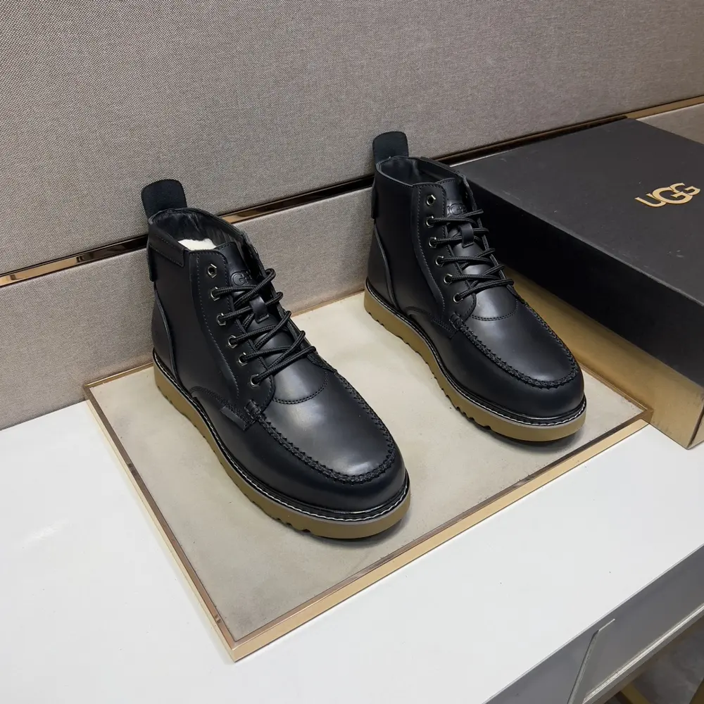 UGG men’s casual snow boots