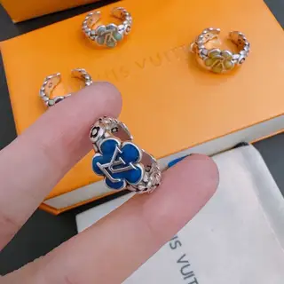 Louis Vuitton ring