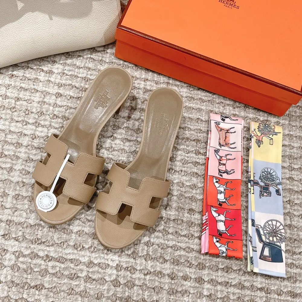 Hermes Palm print Heels