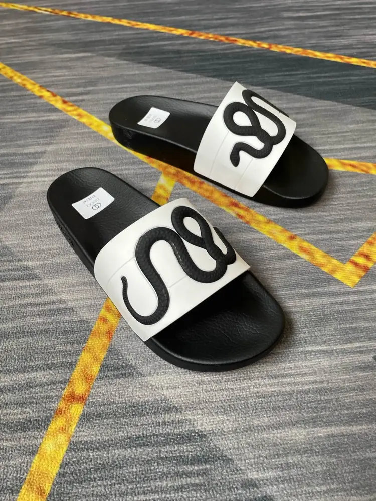 Gucci couple flip flops