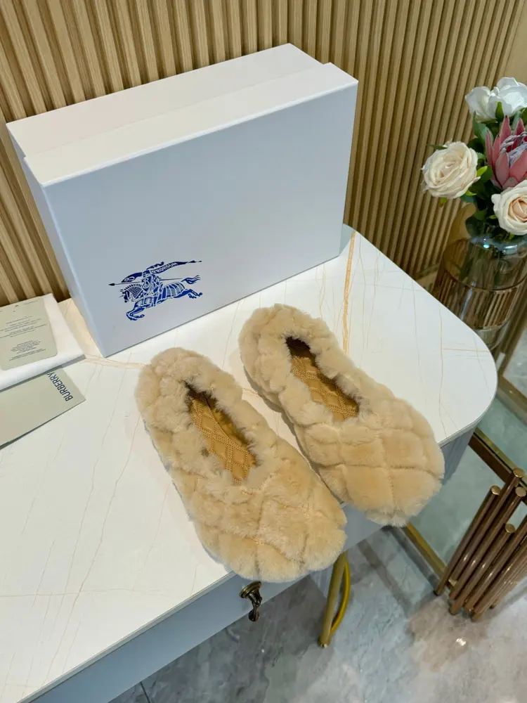 BURBERRY’s new ballet flats are amazing